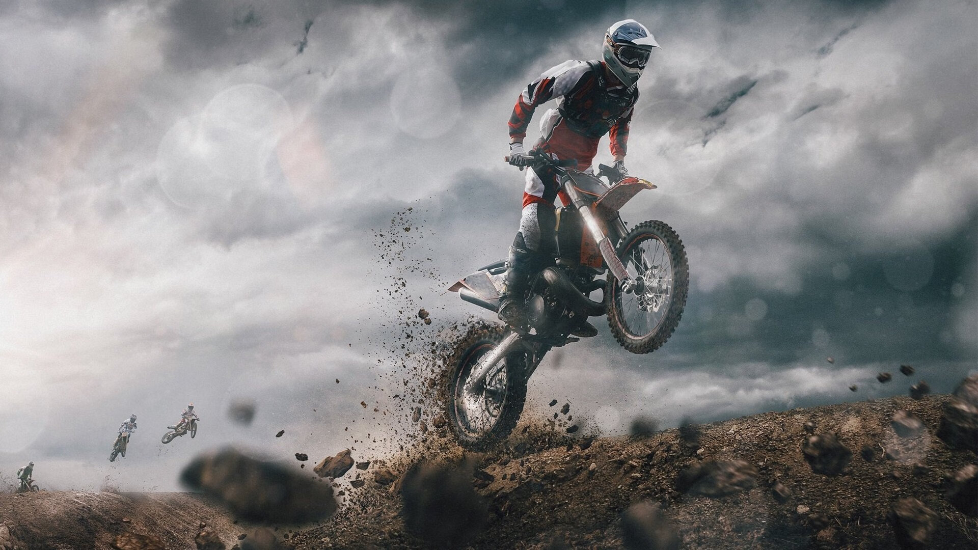 俱乐部在青训赛中发现潜力前锋并提拔进一线，俱乐部青训什么意思