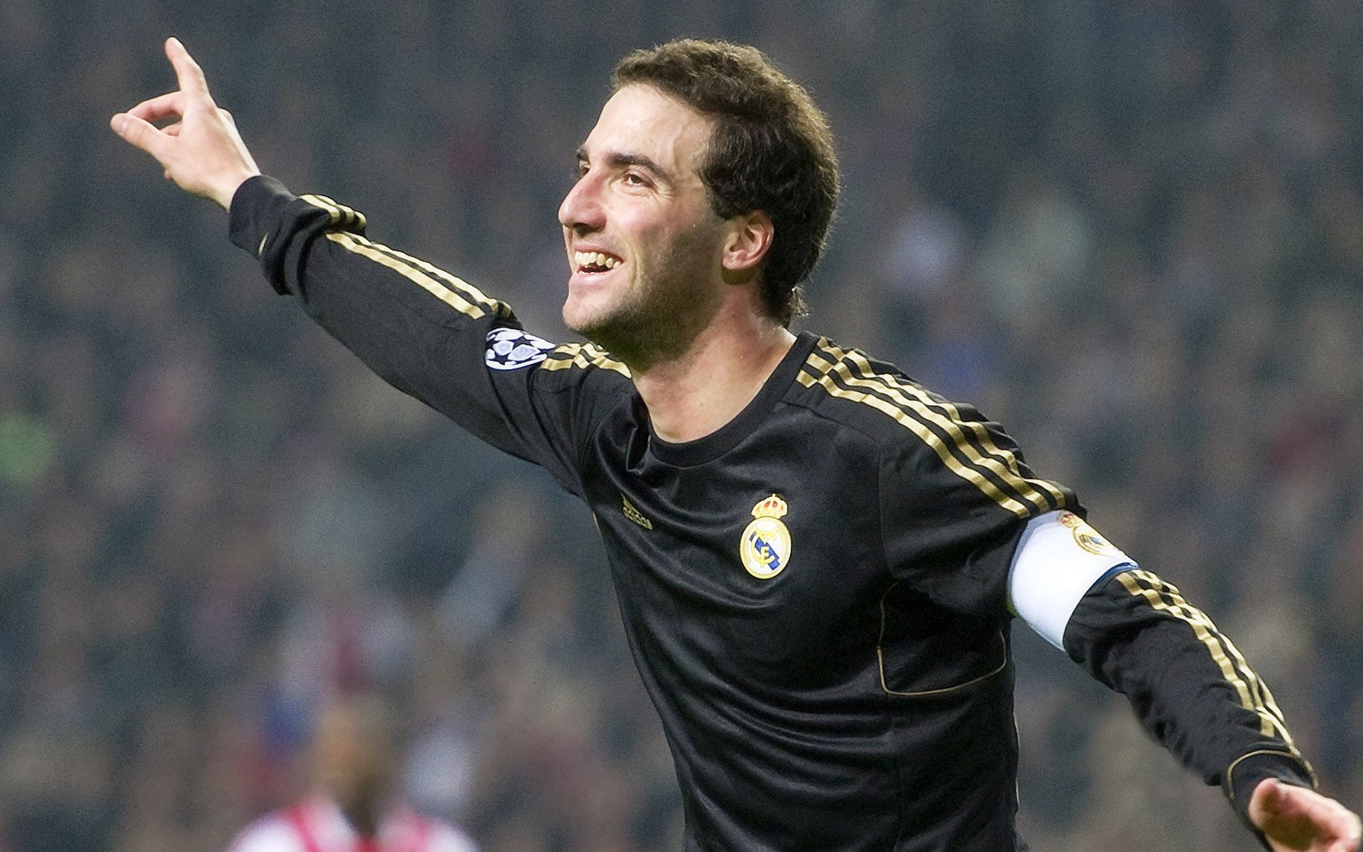 曼联欲以3000万英镑出售齐尔克泽,英超俱乐部有意,拜仁小将齐尔克泽